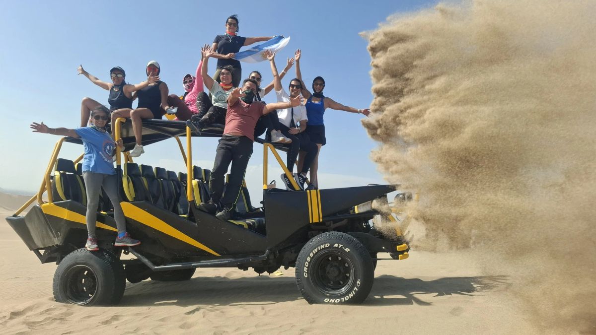 Paseo en buggy por las dunas del desierto de Huacachina