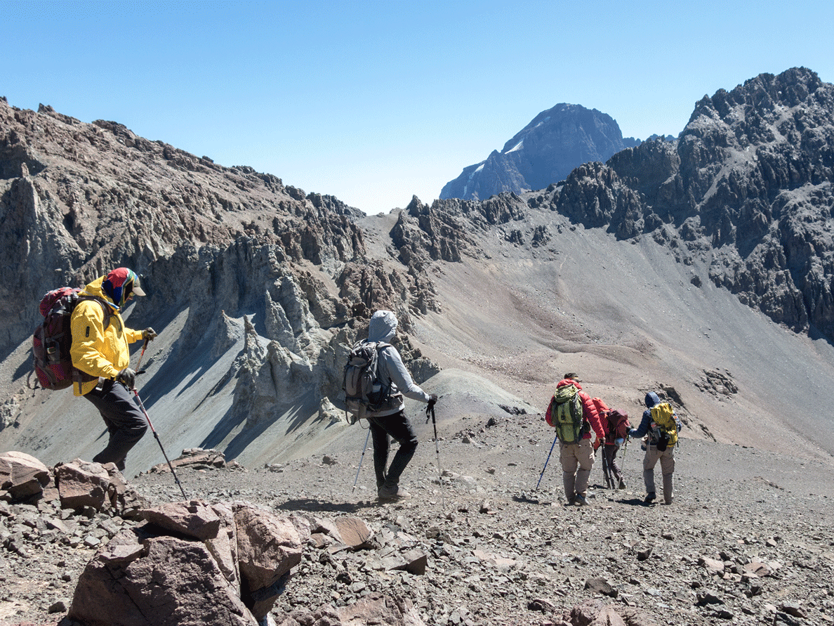 Expedición Cerro Peñas Coloradas: Tu Primer 4.000 en Mendoza (4.211 m.s.n.m.)