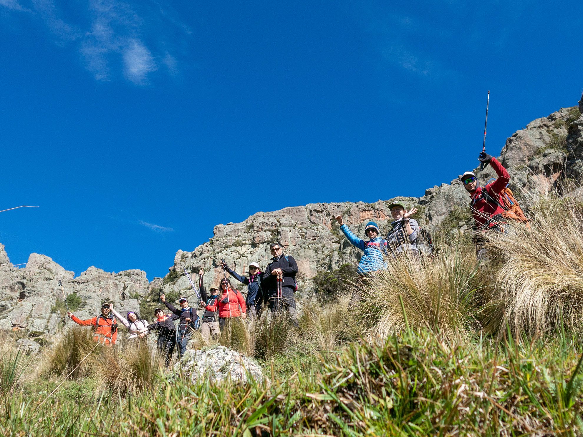 Trekking Los Gigantes: 2 Días de Caminata en un Laberinto de Piedra
