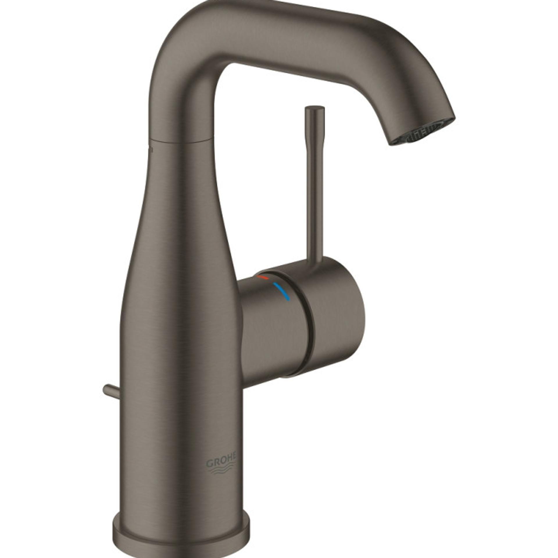 GROHE Смесител едноръкохватков за умивалник M размер Essence New