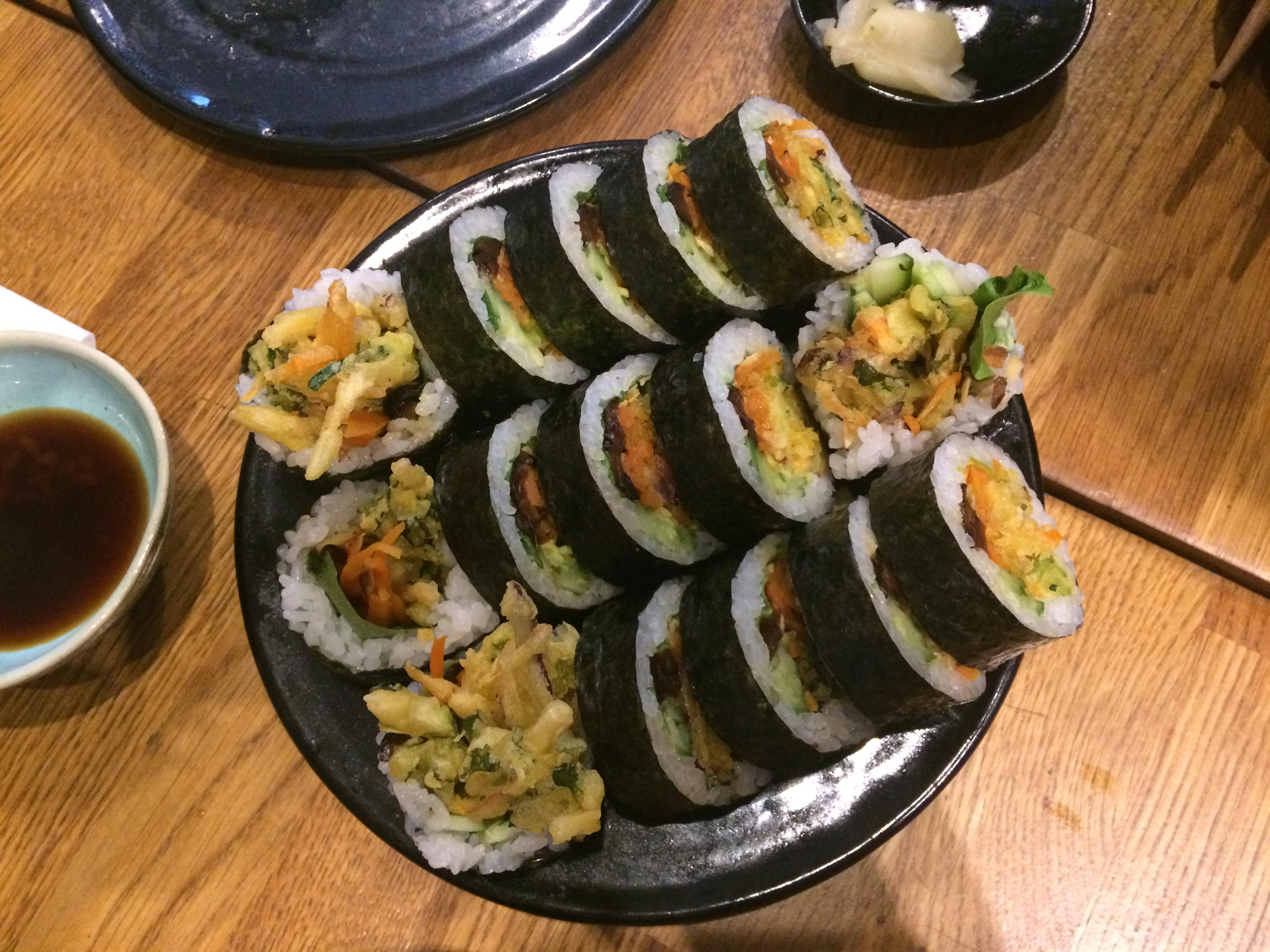 Talerz z sushi