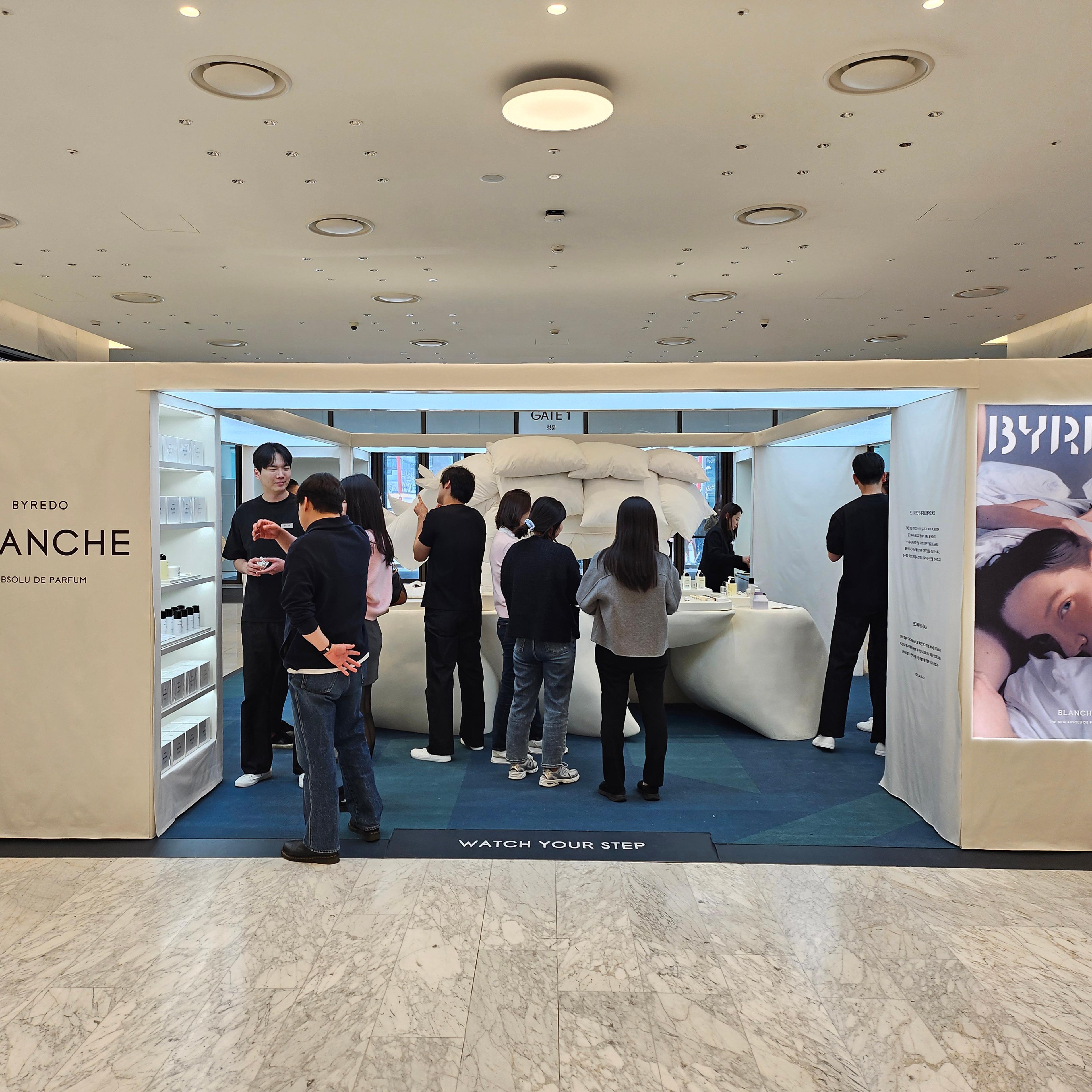 더현대 서울 바이레도(BYREDO) 팝업스토어 운영 현장 사진 3