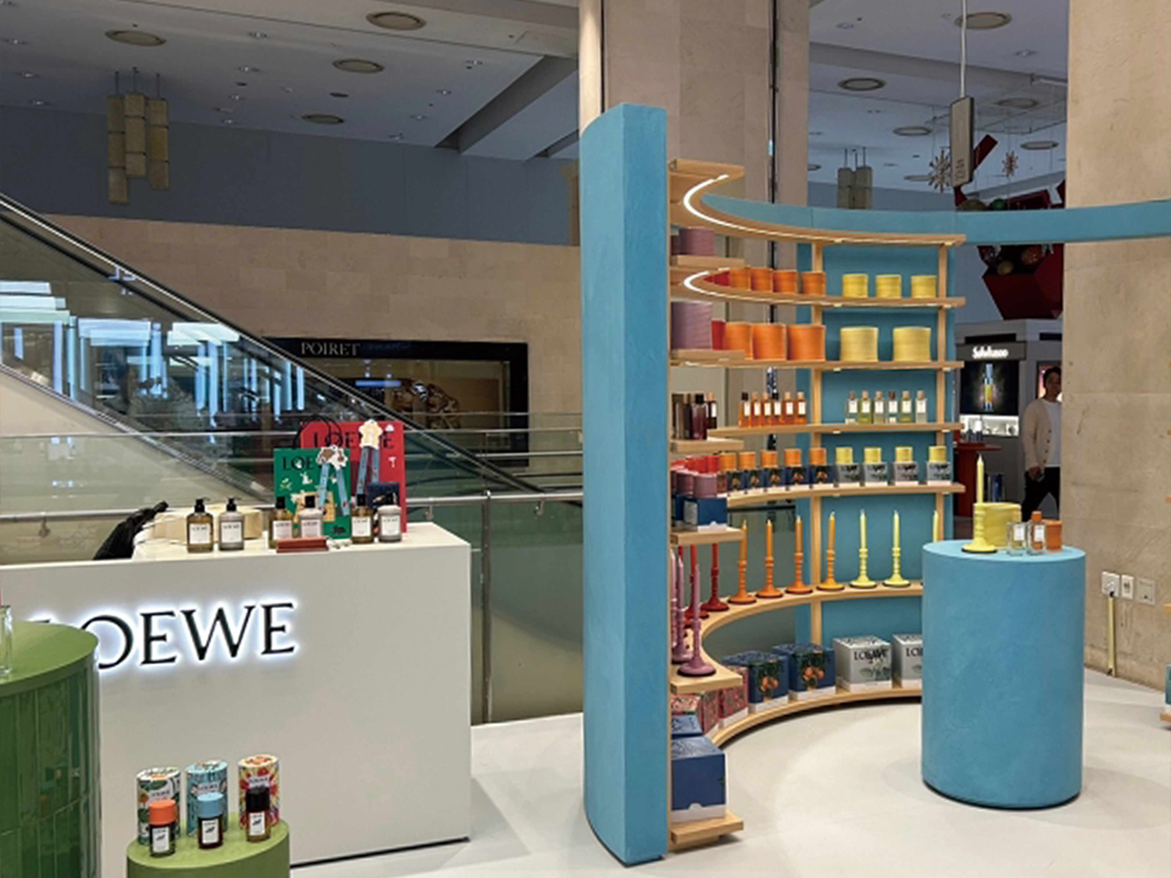 신세계 본점 로에베(LOEWE) 퍼퓸 팝업 스토어 운영