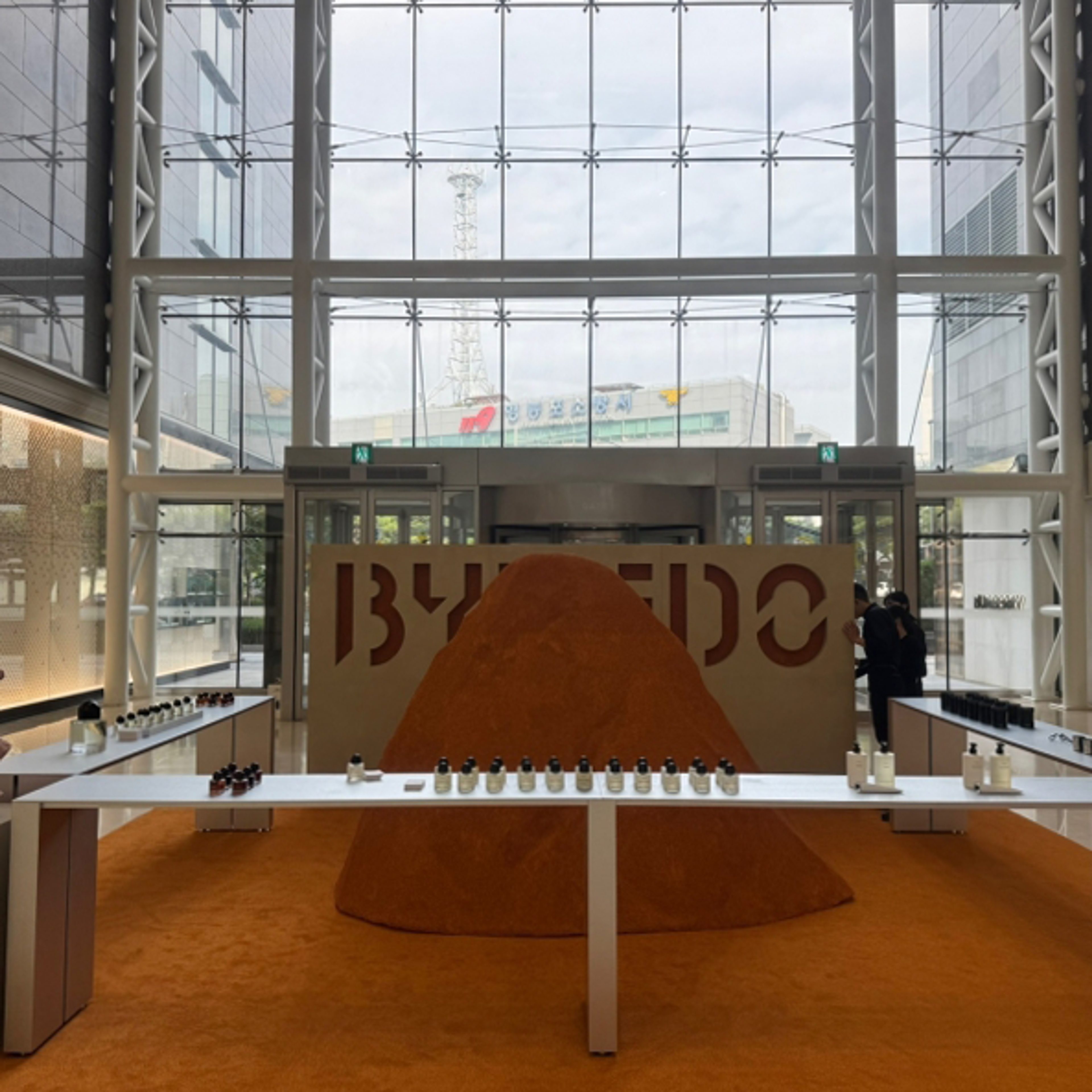 바이레도(BYREDO) 신세계 타임스퀘어점 팝업스토어 운영 현장 사진 1