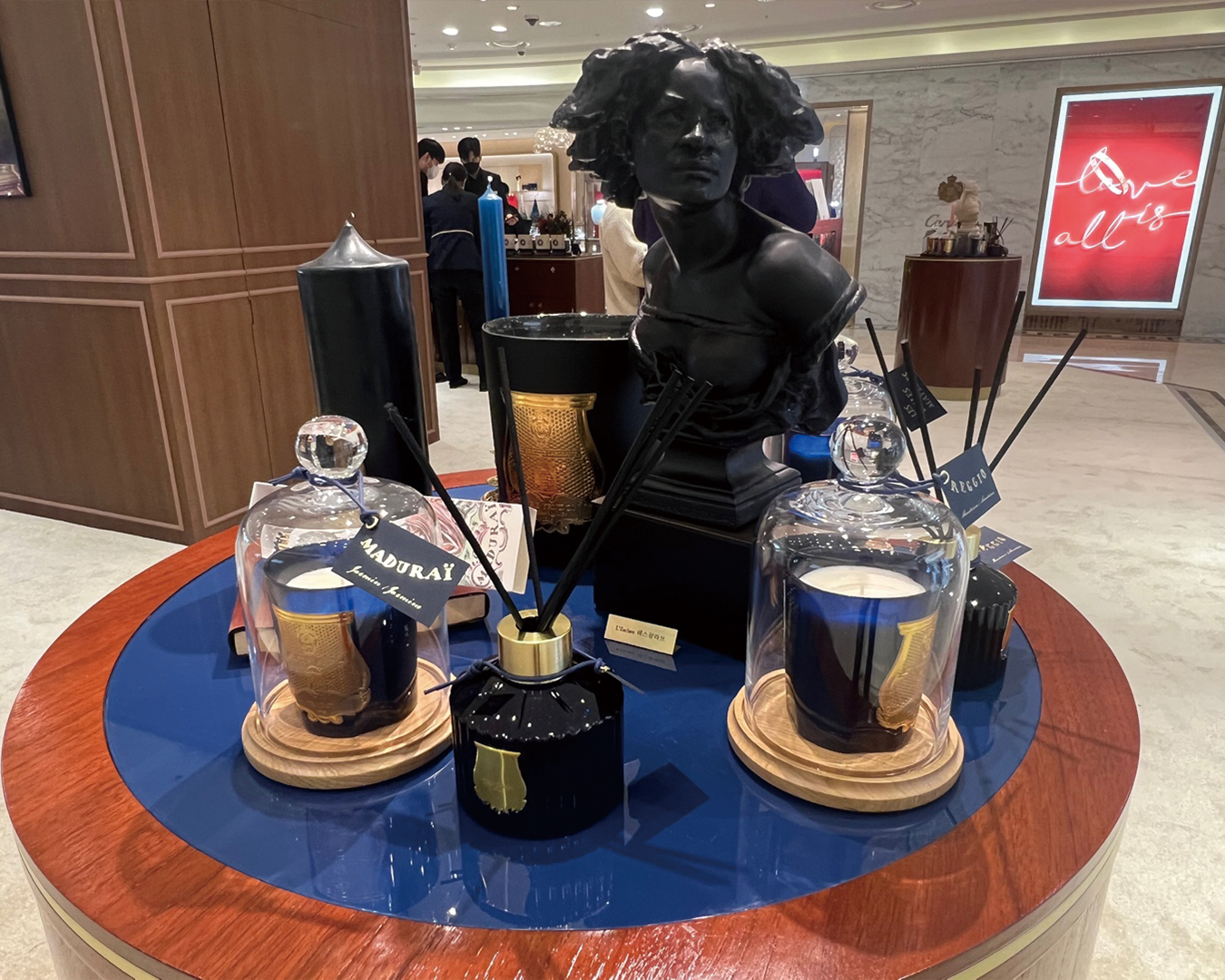 갤러리아 트루동(CIRE TRUDON) 팝업스토어 운영 현장 사진 1