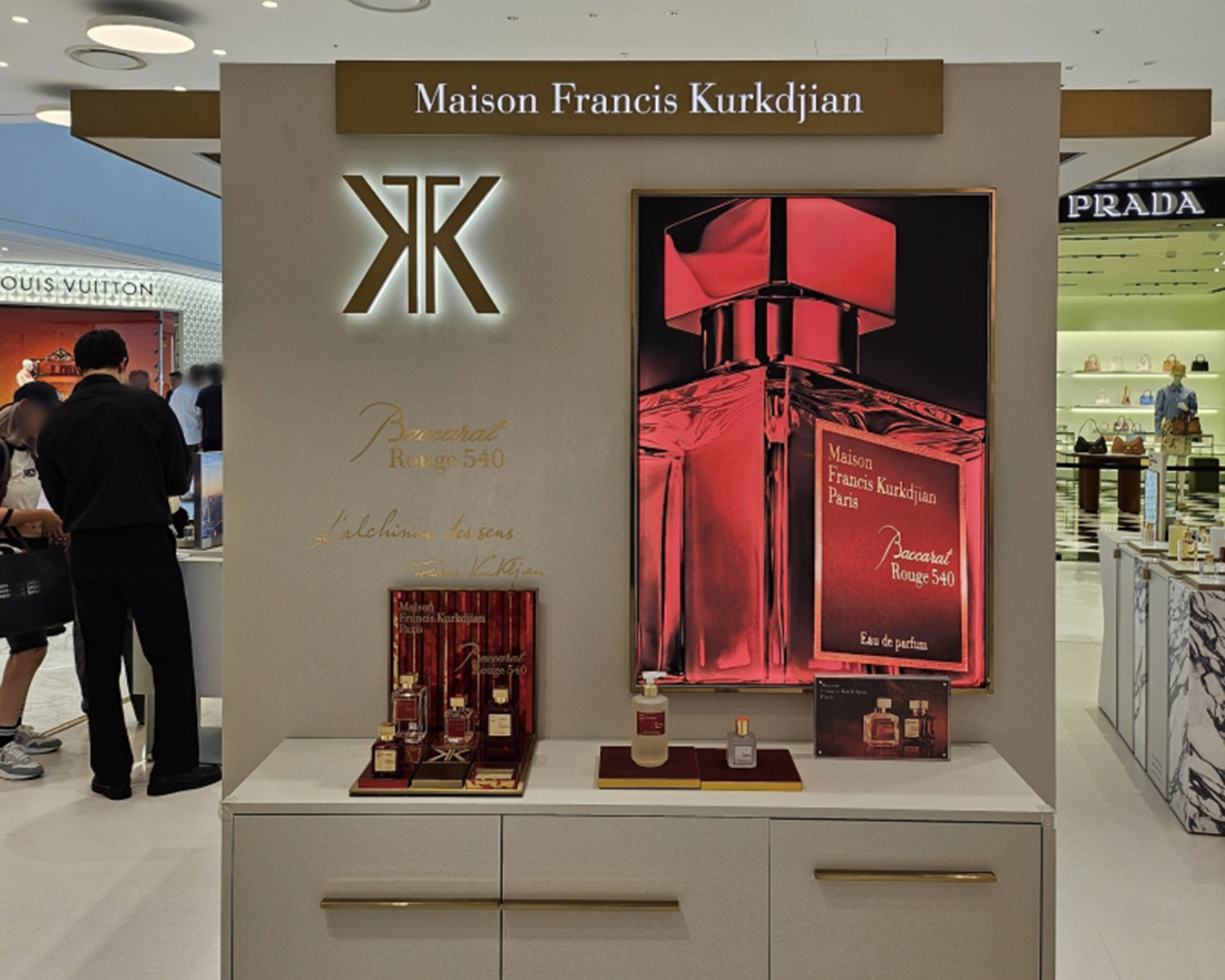 더현대 메종프란시스커정 (Maison Francis Kurkdjian) 팝업스토어 운영 현장 사진 2
