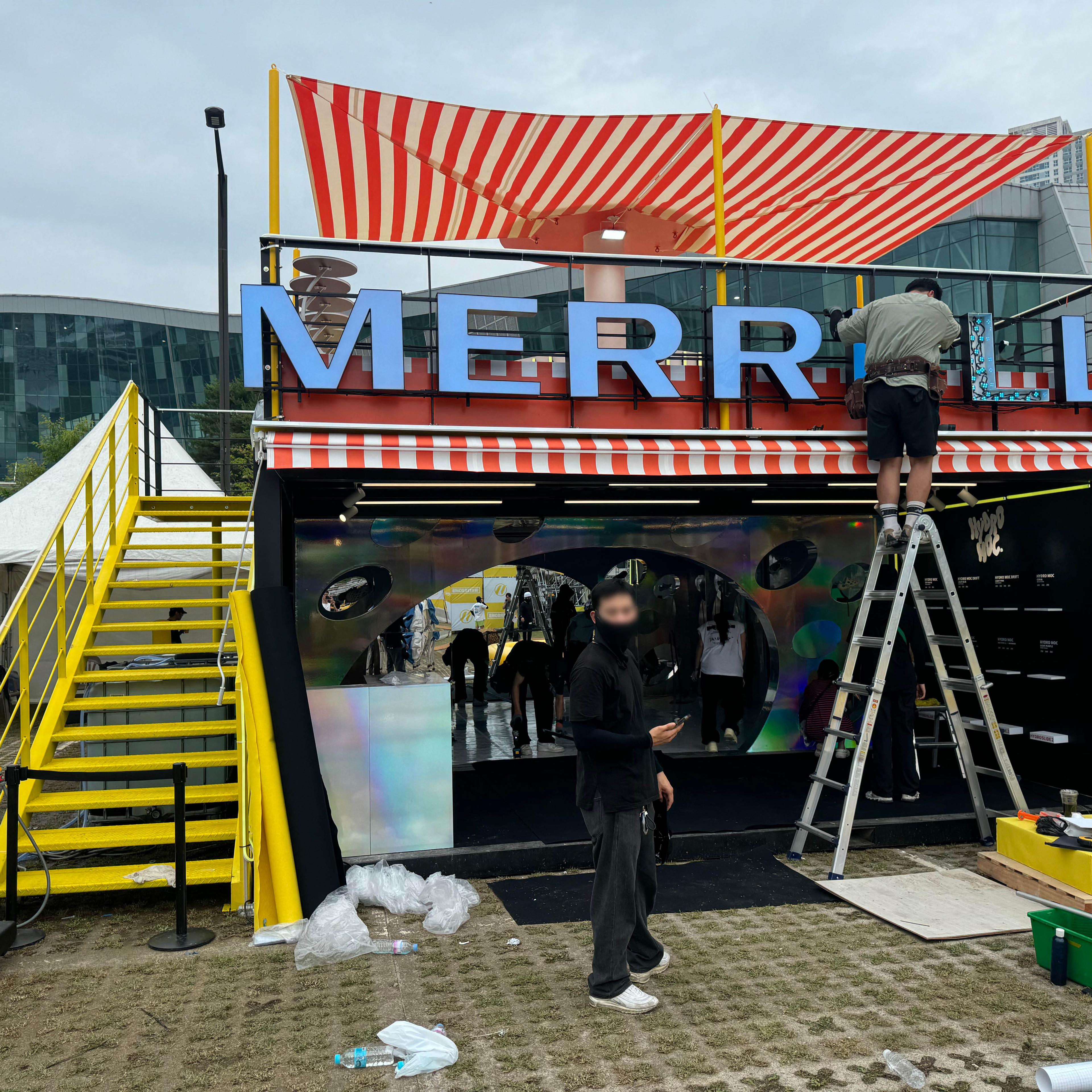 2024 워터밤 서울 머렐 (MERRELL) 행사 부스 운영 현장 사진 1
