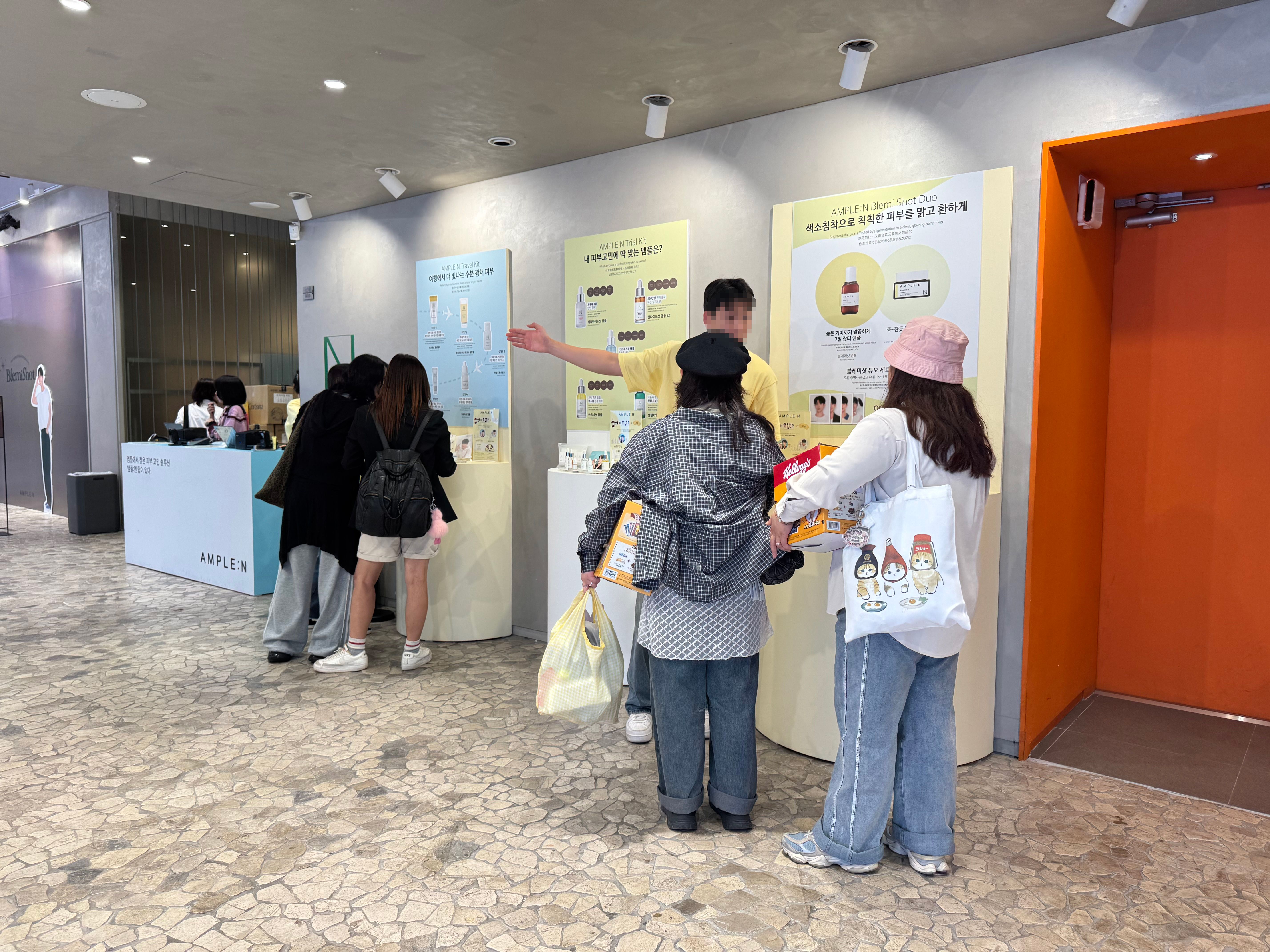 강남 앰플엔(AMPLE:N) 블레미샷 팝업스토어 현장 사진 4