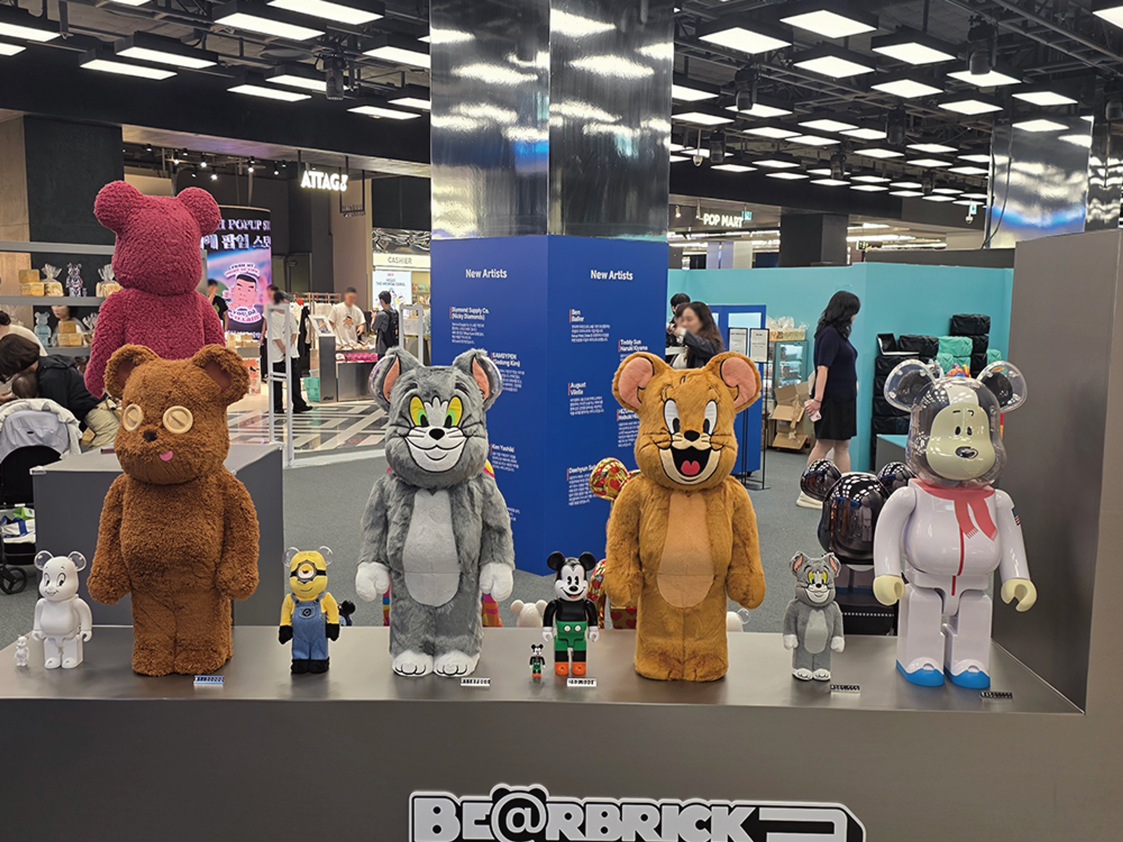 더 현대 서울 베어브릭 (BE@RBRICK) 팝업스토어 운영