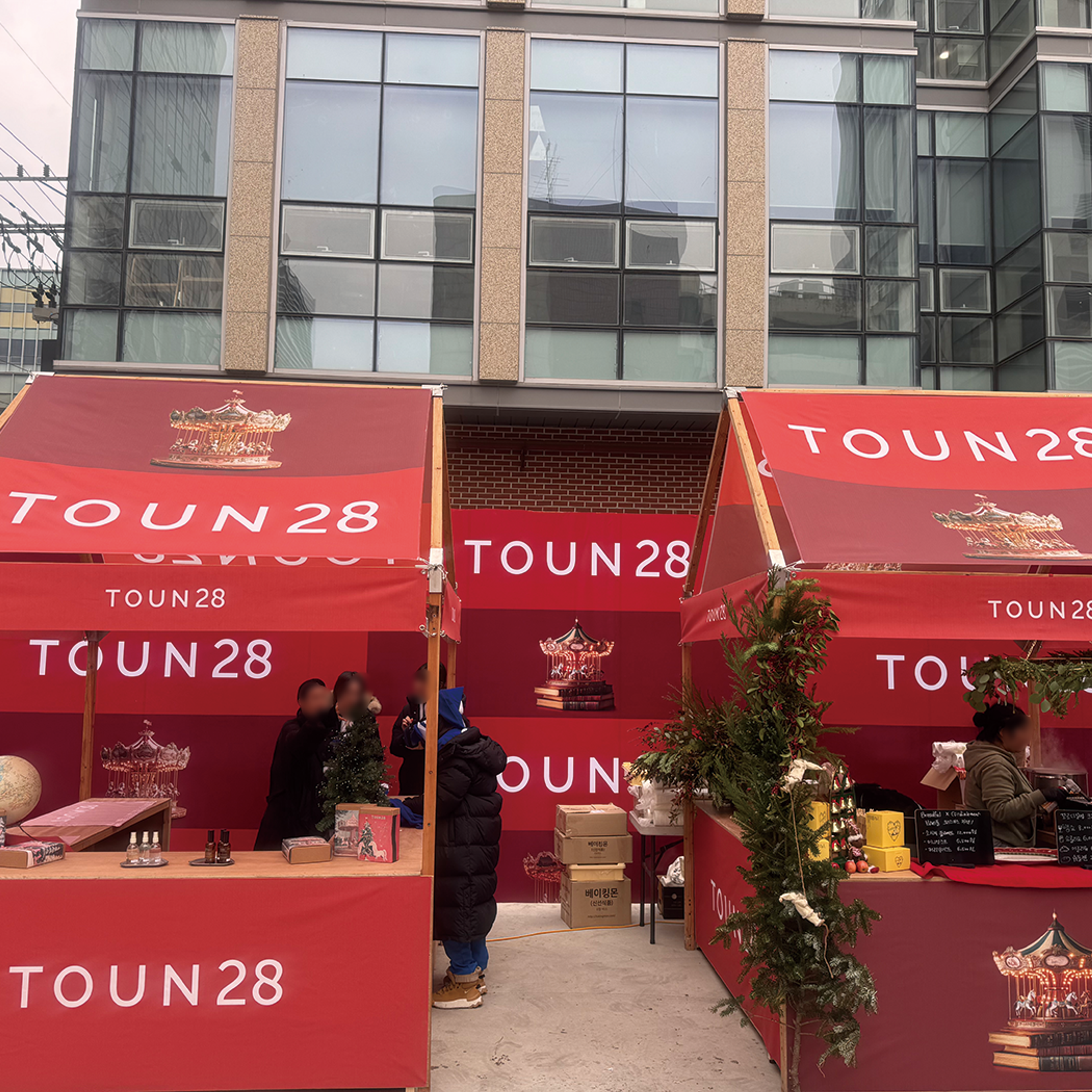 성수 톤 28 (TOUN 28) 팝업스토어 운영 현장 사진 3