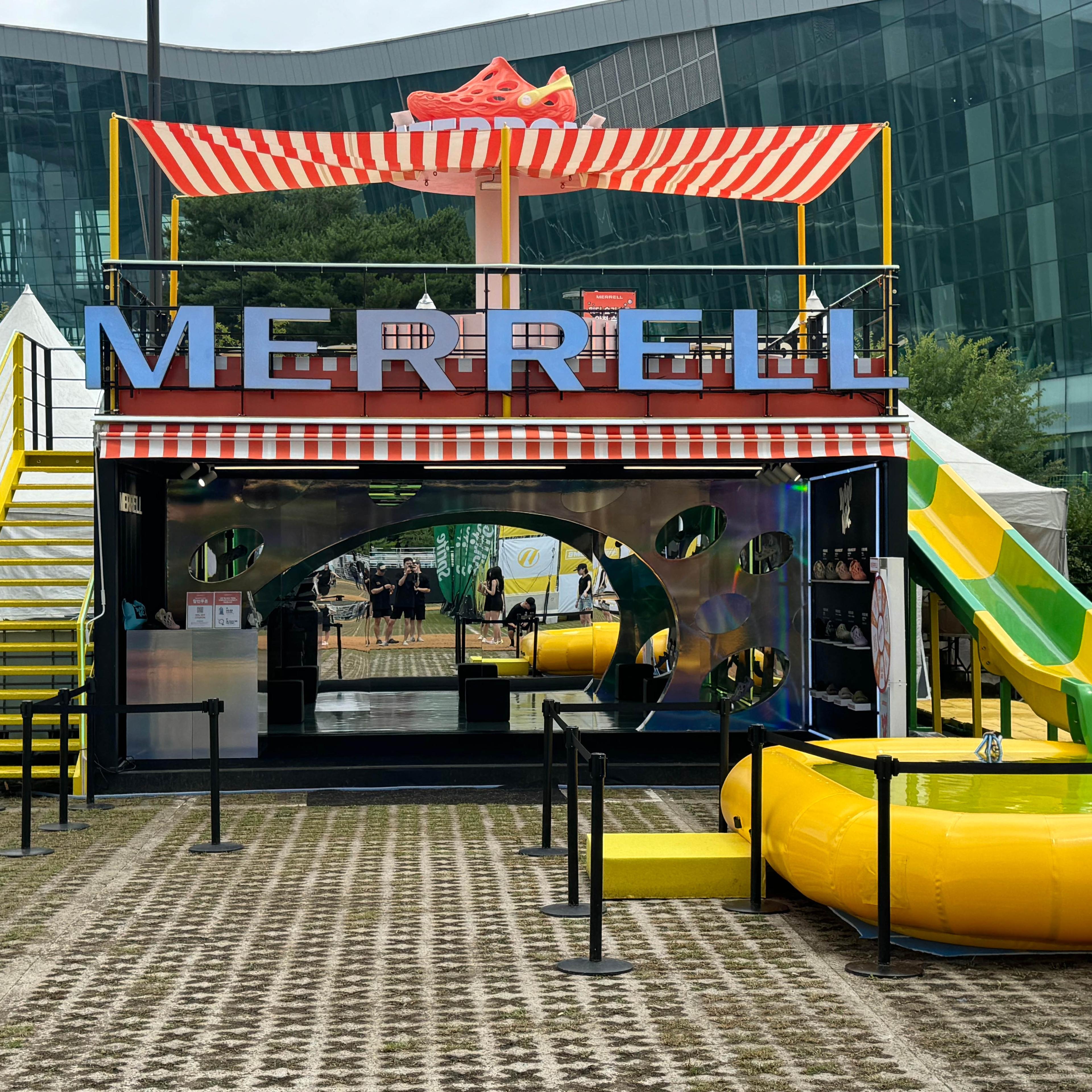 2024 워터밤 서울 머렐 (MERRELL) 행사 부스 운영 현장 사진 2