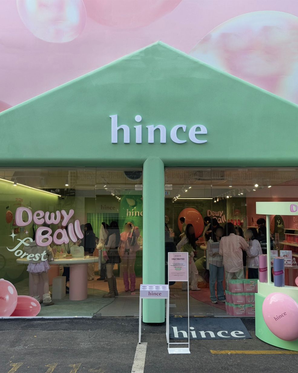 성수 힌스(hince) 듀이볼 포레스트 팝업스토어 운영 현장 사진 4