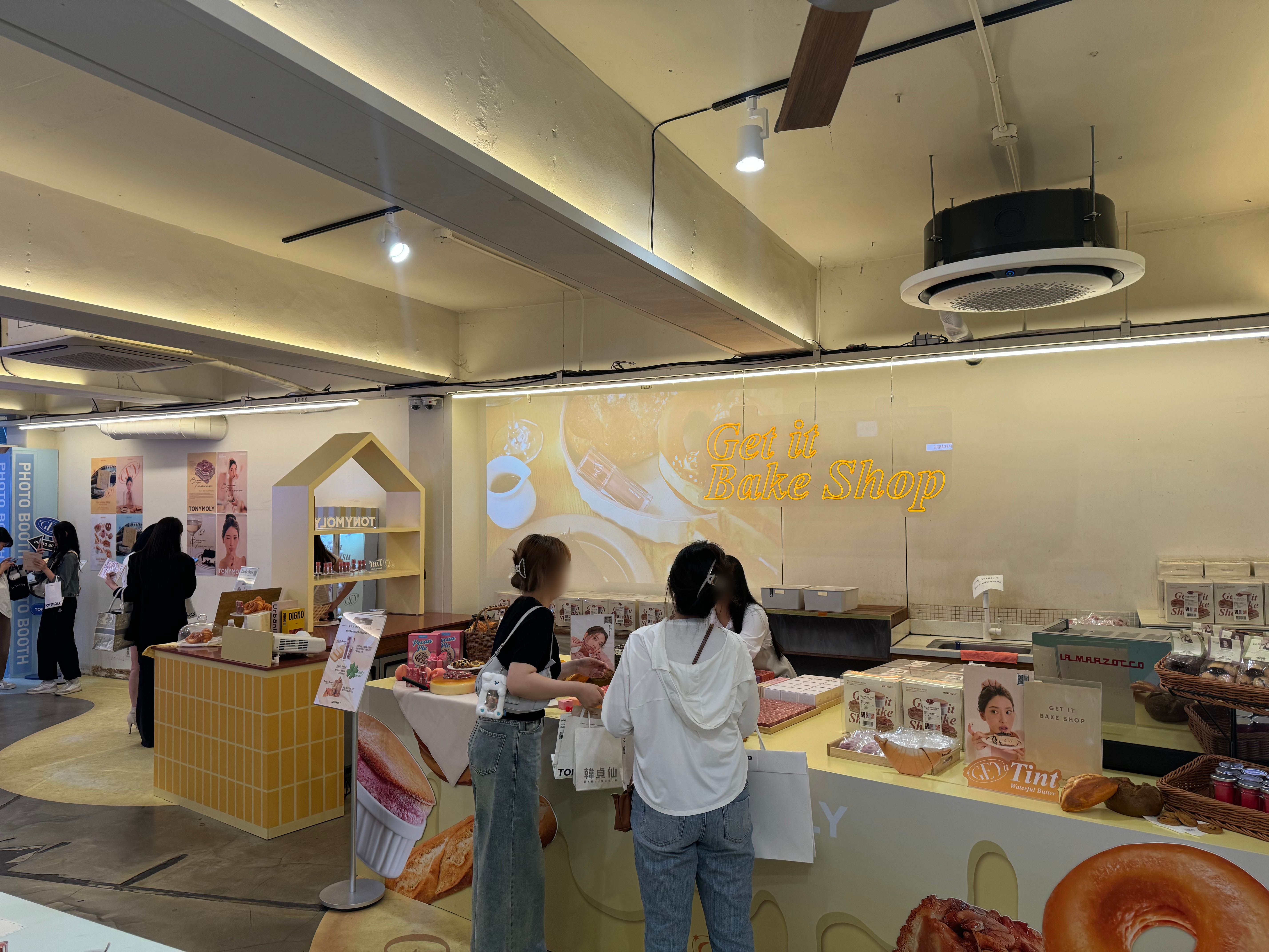 성수 토니모리(Tonymoly) 팝업스토어 운영 현장 사진 1