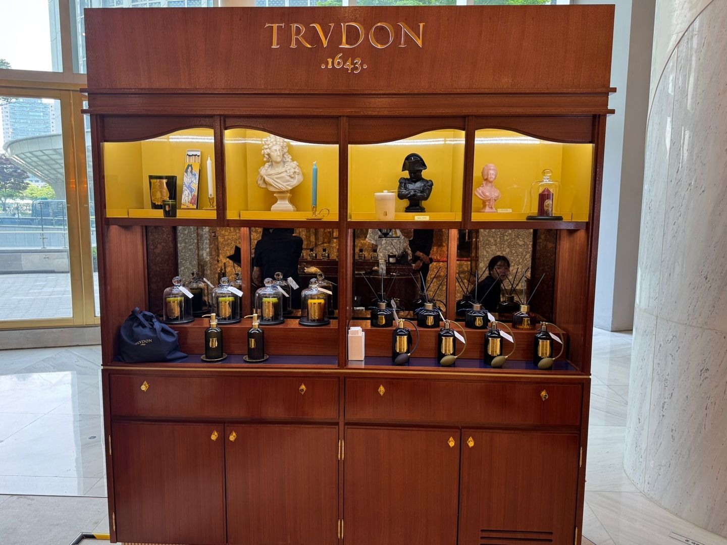 잠실 롯데타워몰 트루동(TRVDON) 팝업스토어 운영 현장 사진 4