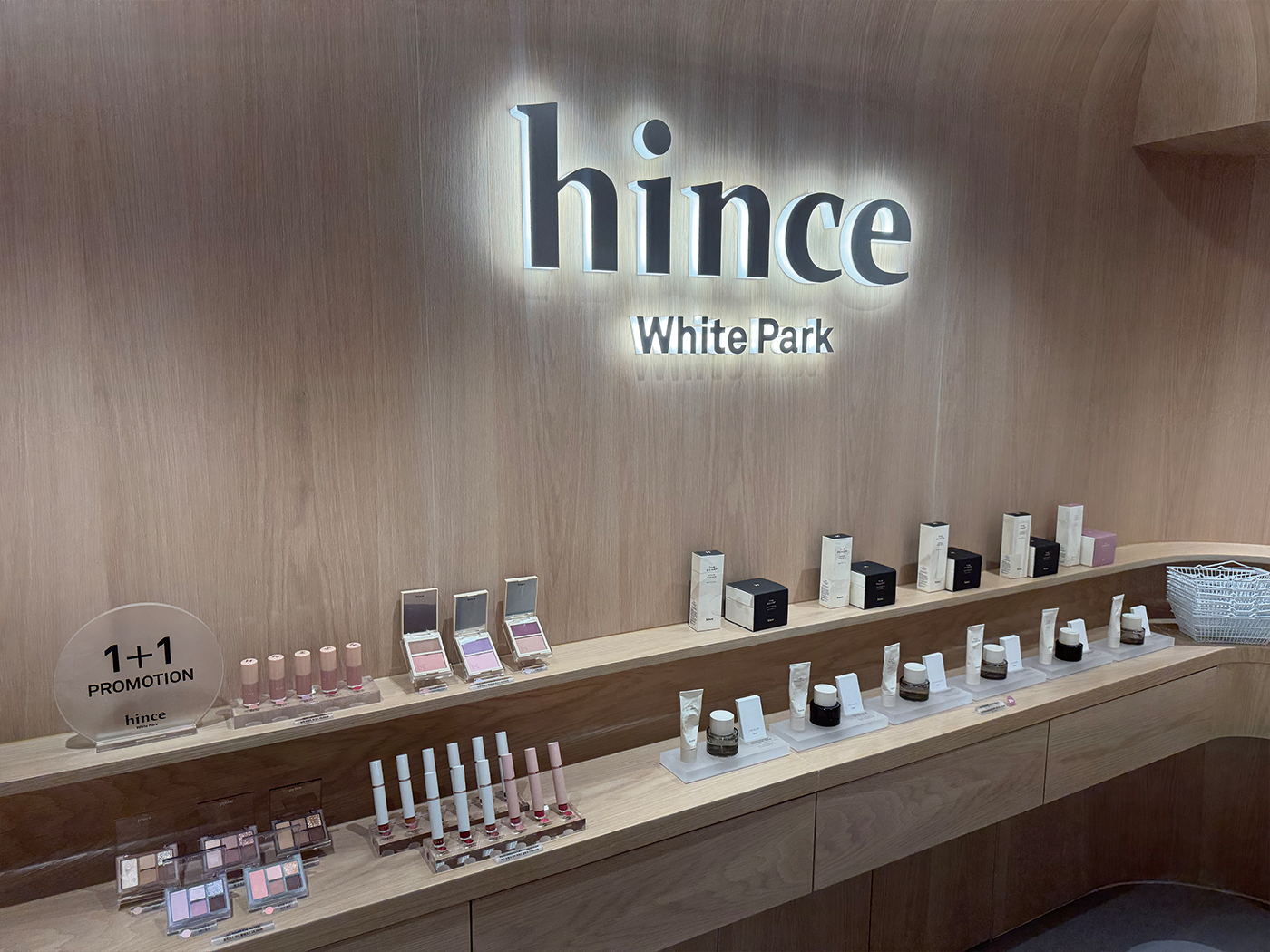 성수 힌스(hince) 플래그십 스토어 '화이트파크' 운영 현장 사진 5