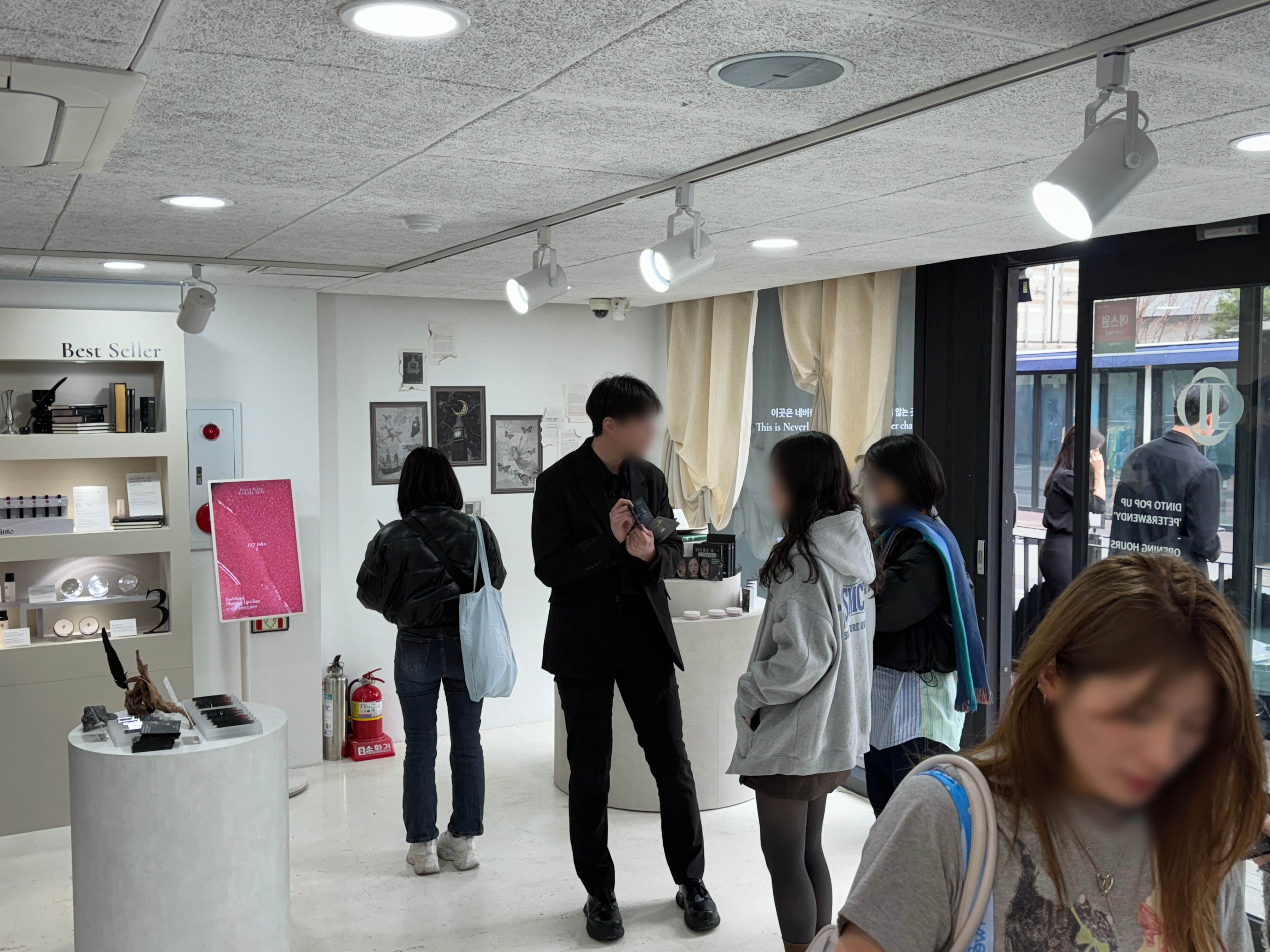 서울숲 딘토(dinto) 팝업스토어 운영 현장 사진 1