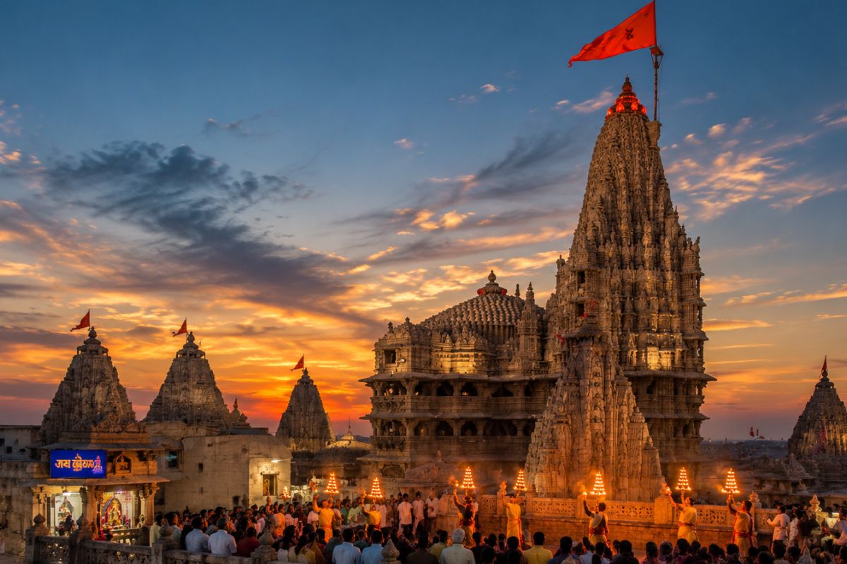 Evening Aarti at Dwarkadhish Temple