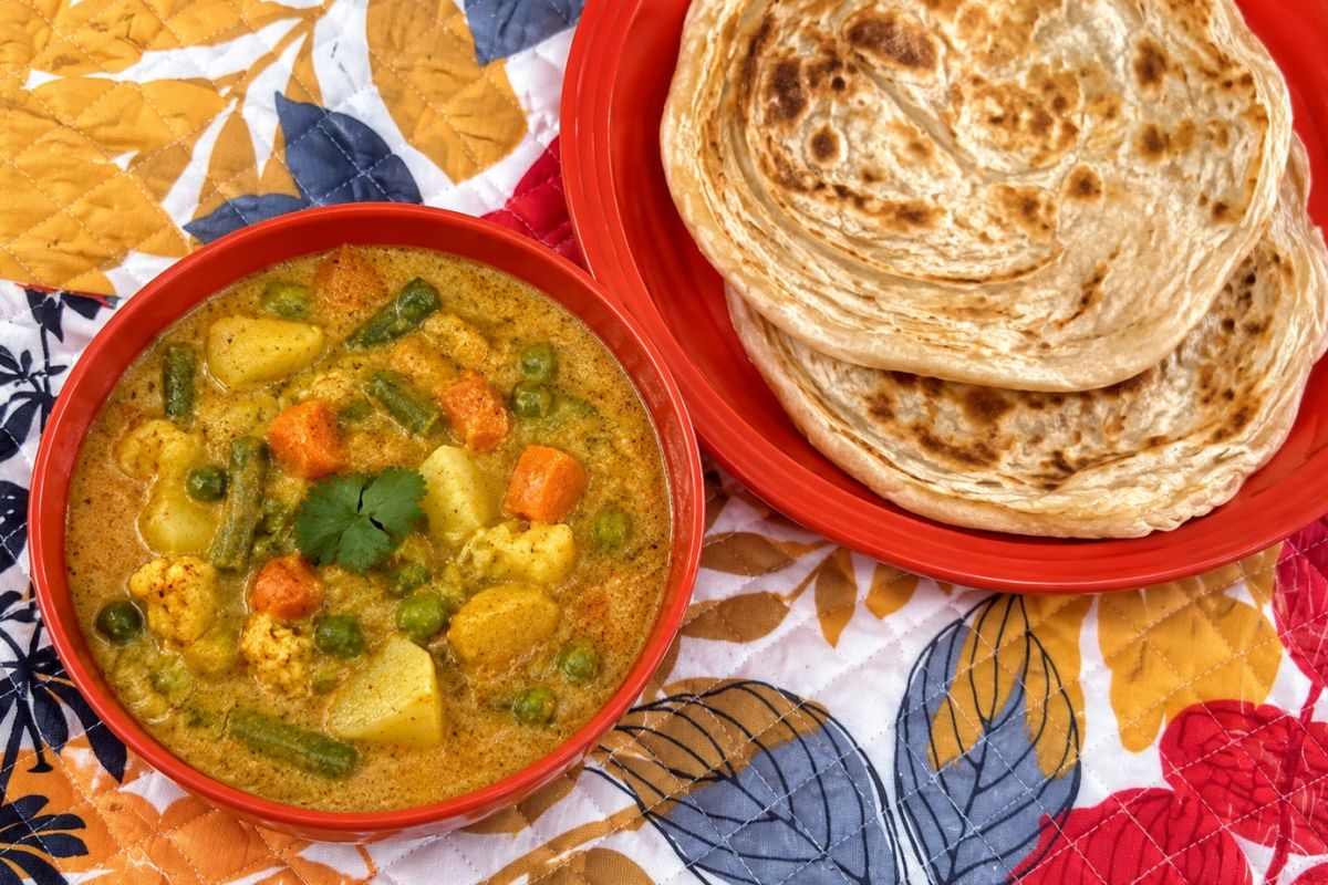 Nilgiri Veg Kurma & Parotta