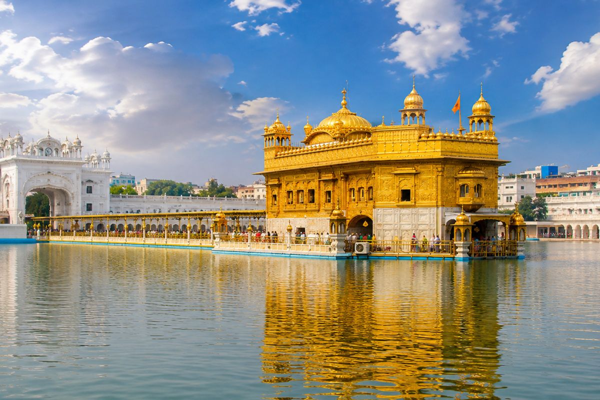 Sri Harmandir Sahib (The Golden Temple) & Amrit Sarovar