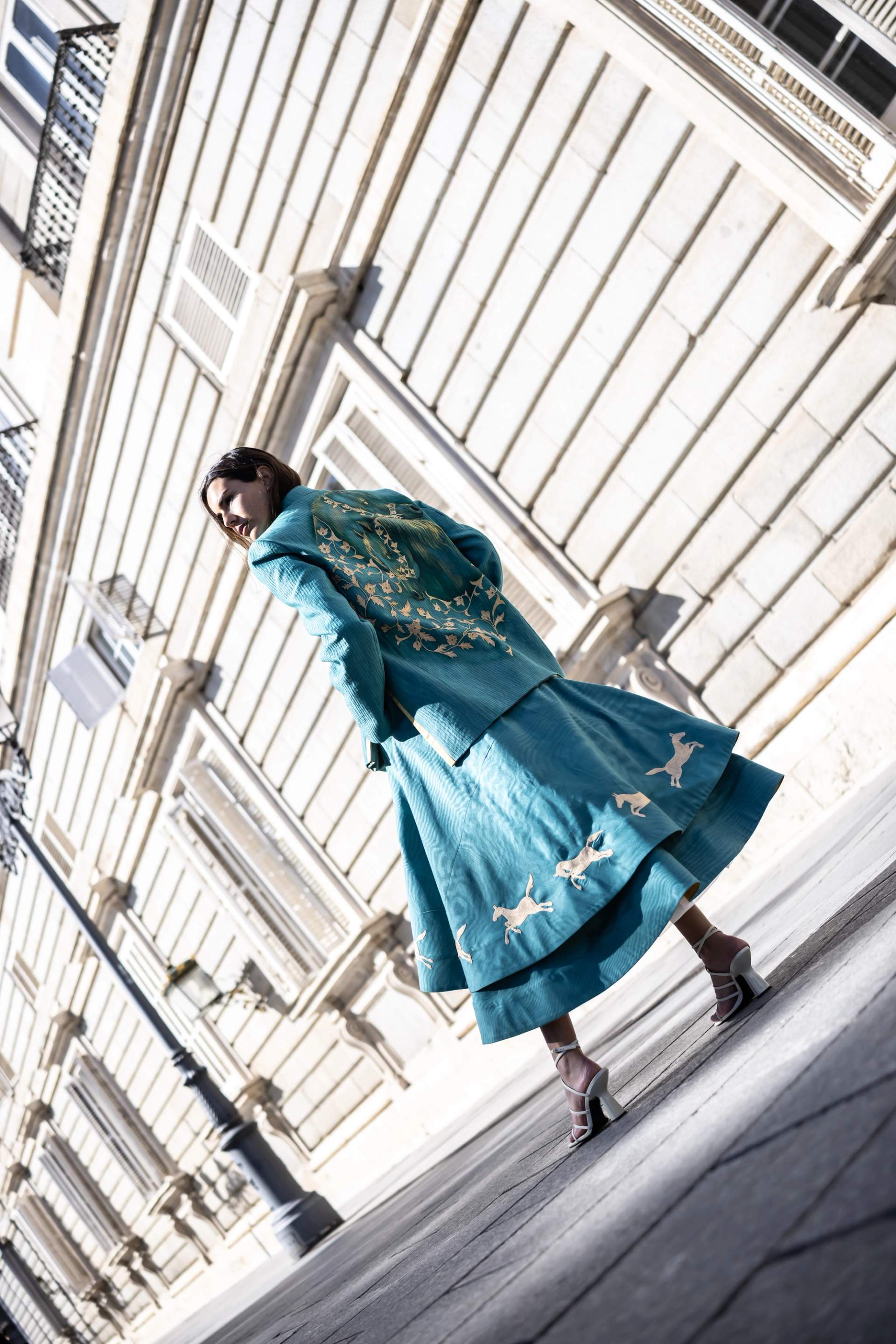 Жакет с росписью и вышивкой