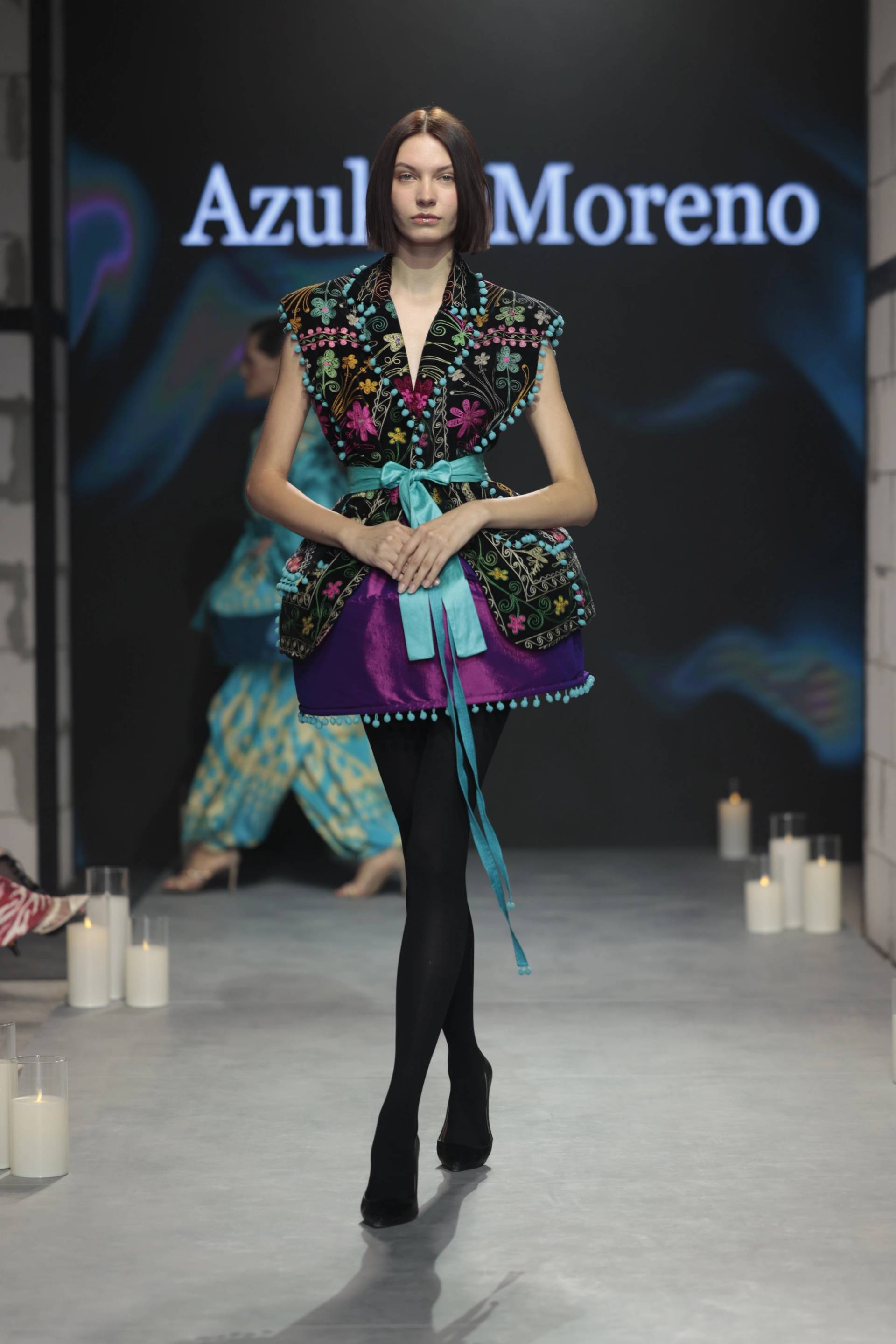 Жилет приталенный