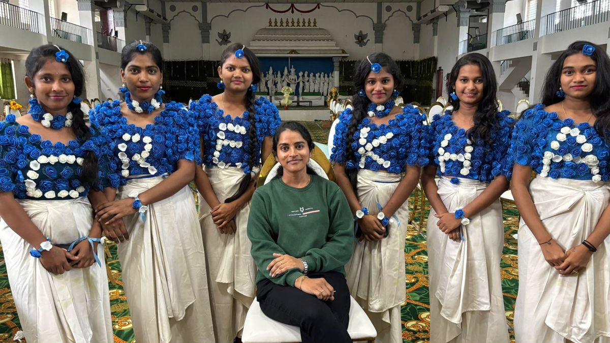 Hanvi Welcome Girls Team - Guest Welcome & Hospitality Team