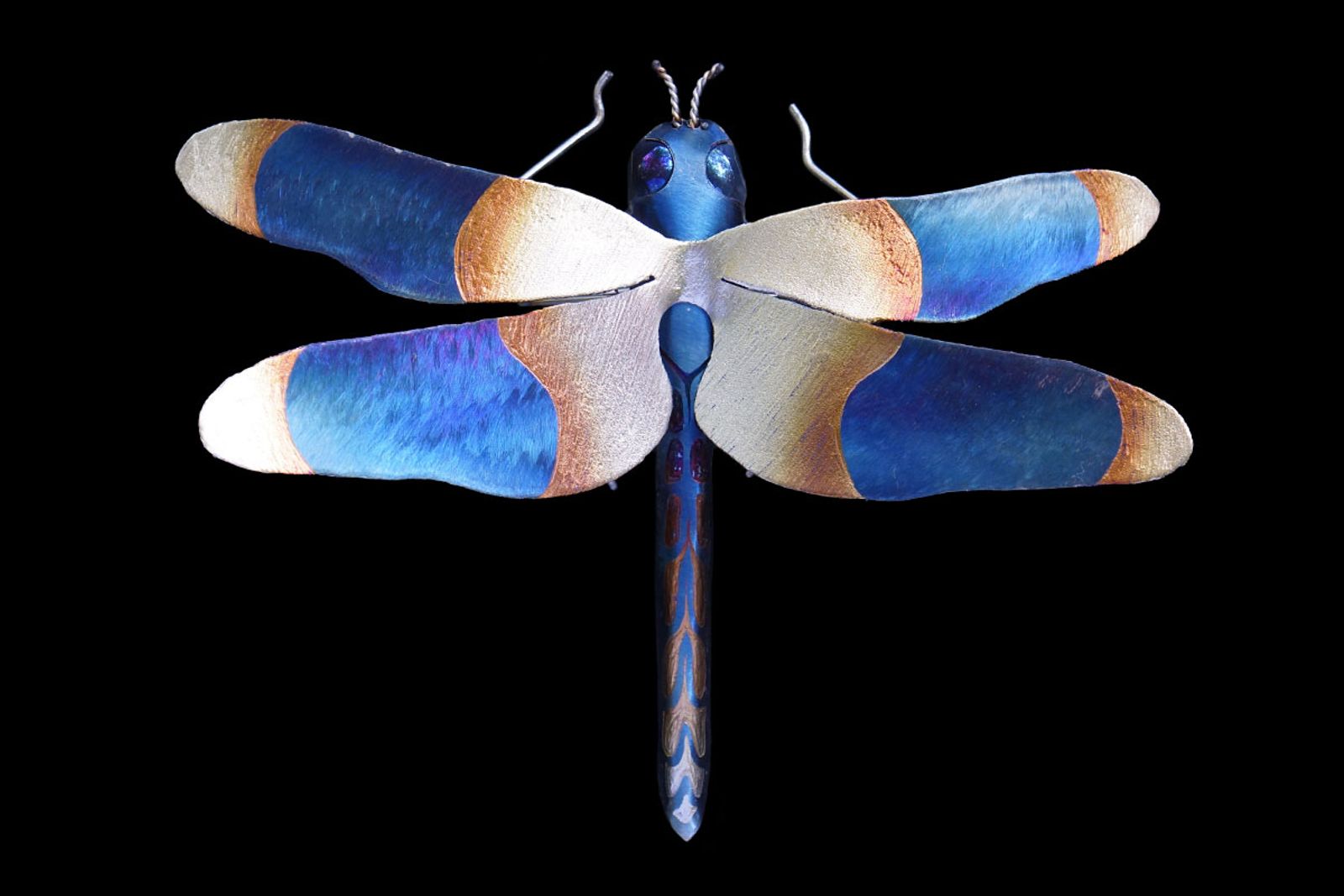 Small metal dragonfly sculpture #1