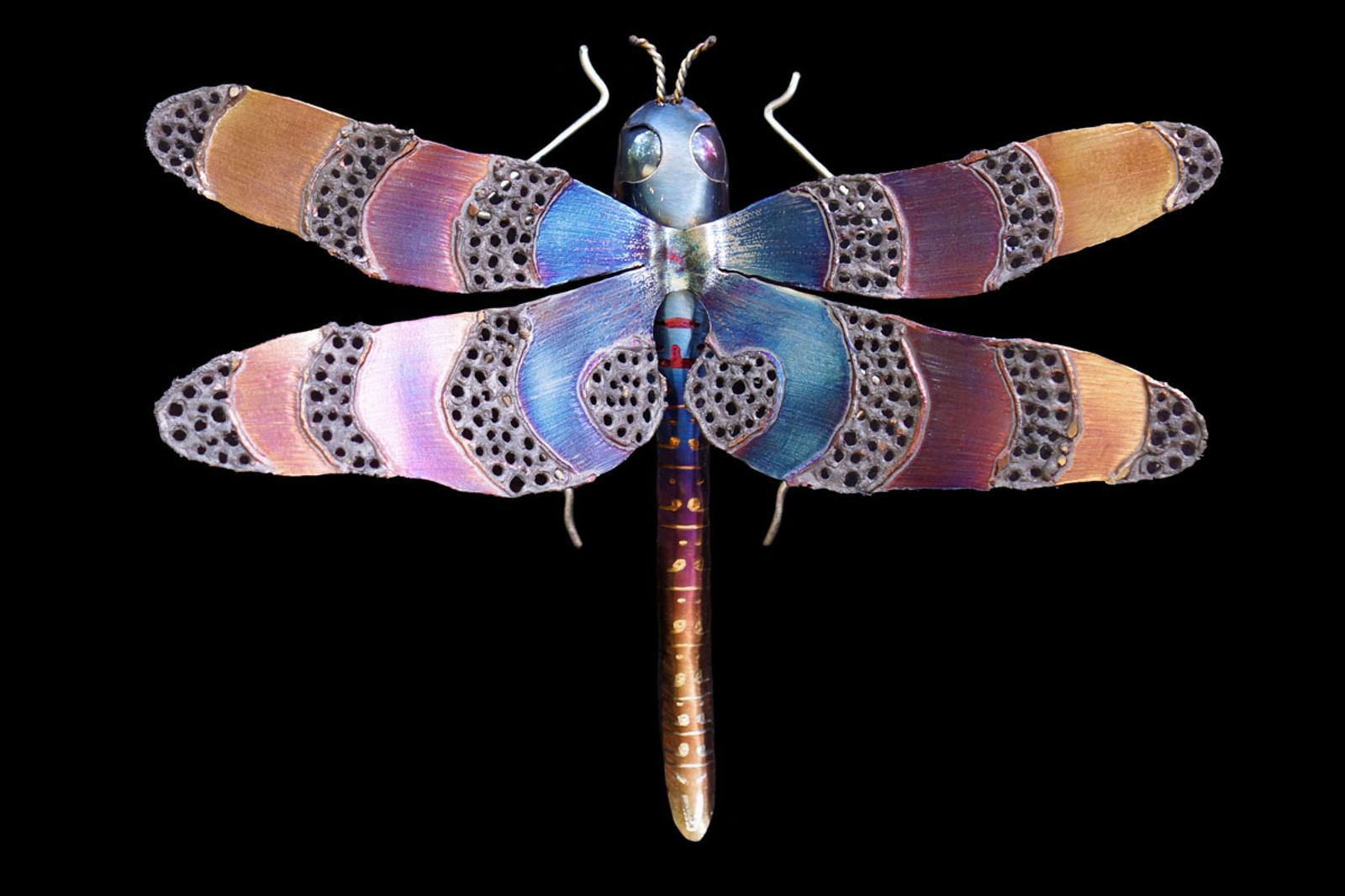 Small metal dragonfly sculpture #5