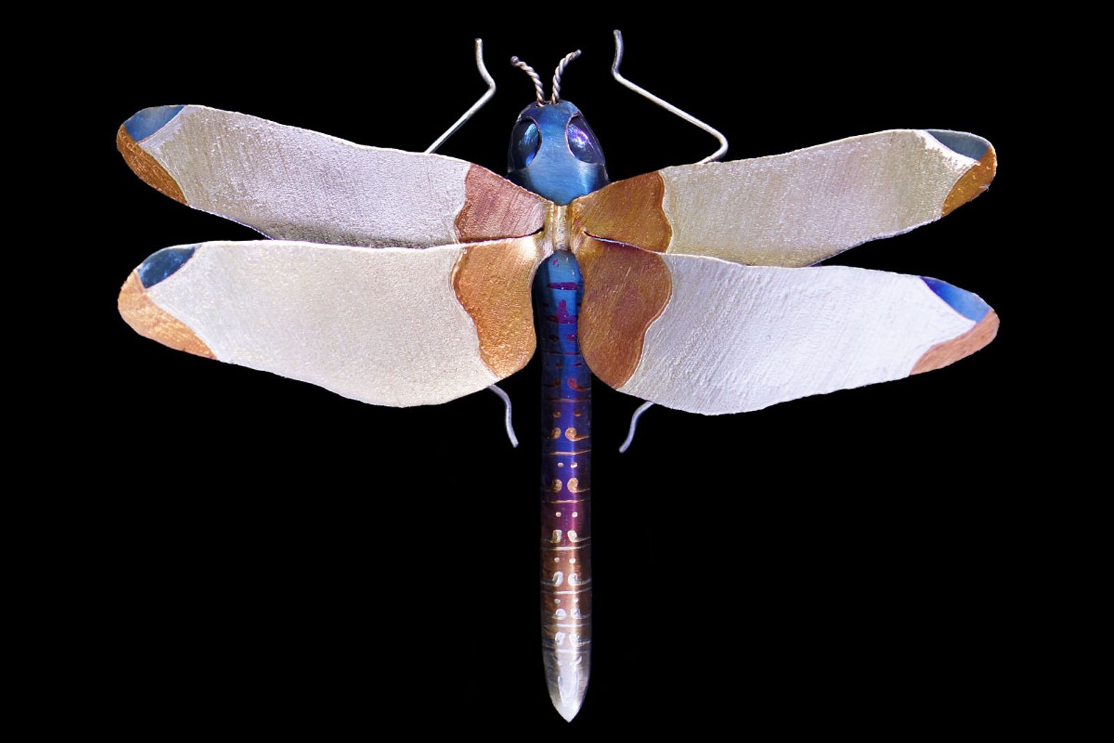 Small metal dragonfly sculpture #3