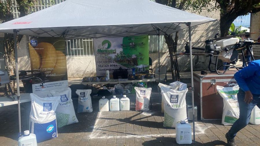 Stand promocional de productos y servicios Mercagri