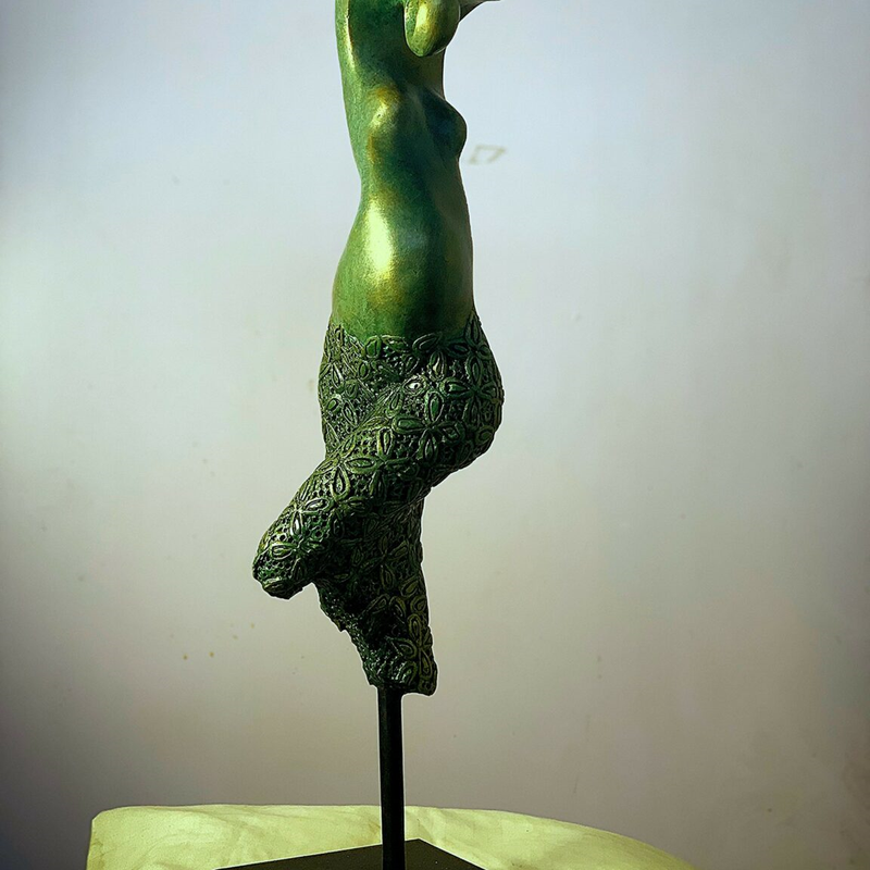 kenji - Front View