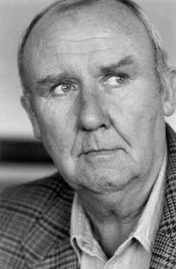 Close up of actor Bill Hunter
