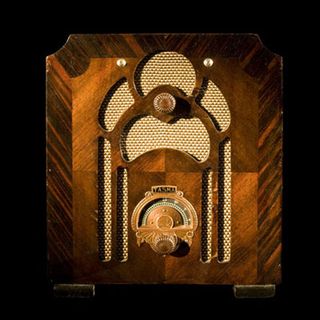 A wooden Tasma radio received from the 1930s.