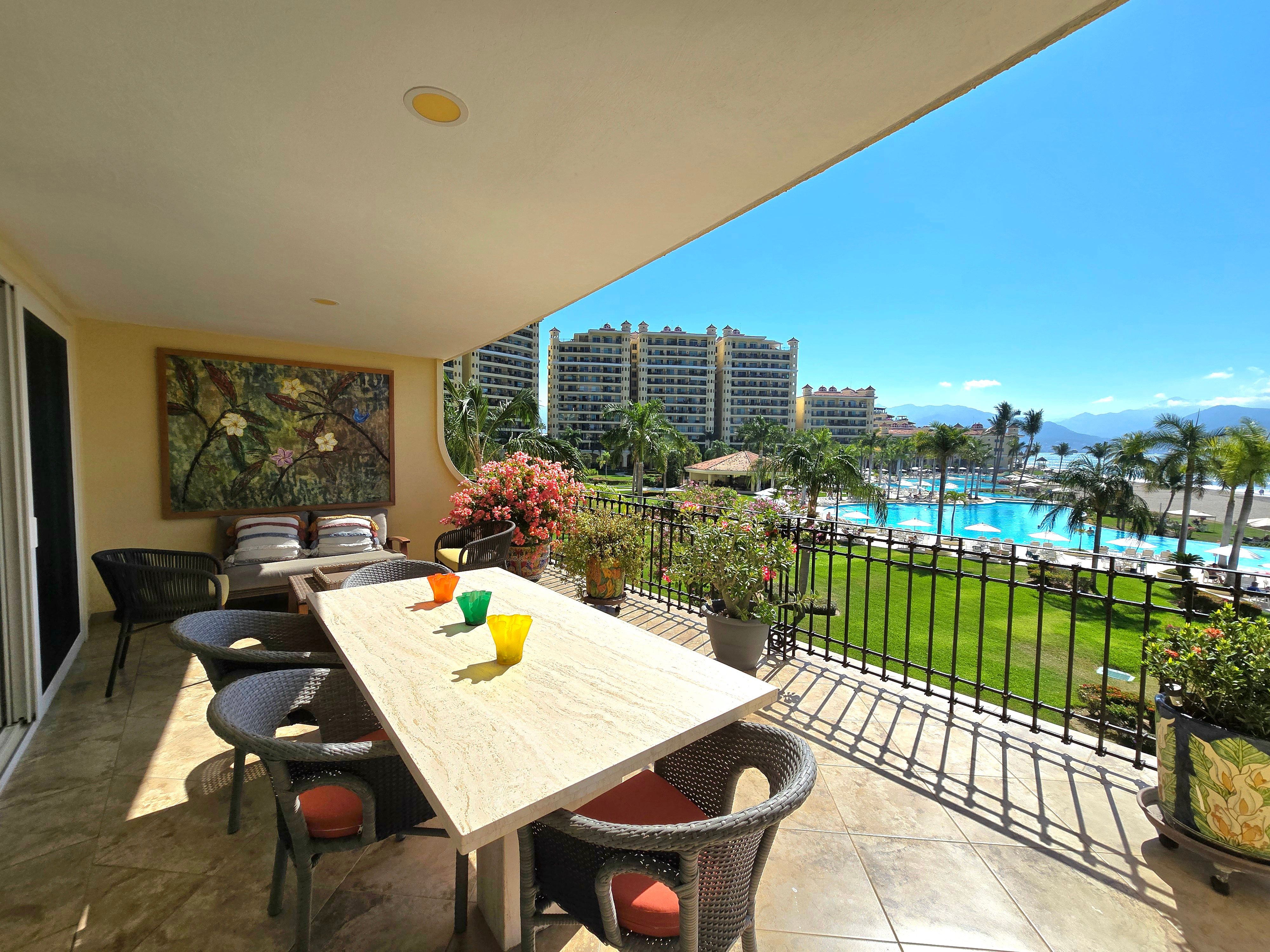 Bay View Grand B-201