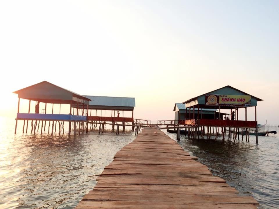 The floating restaurant under construction in 2016