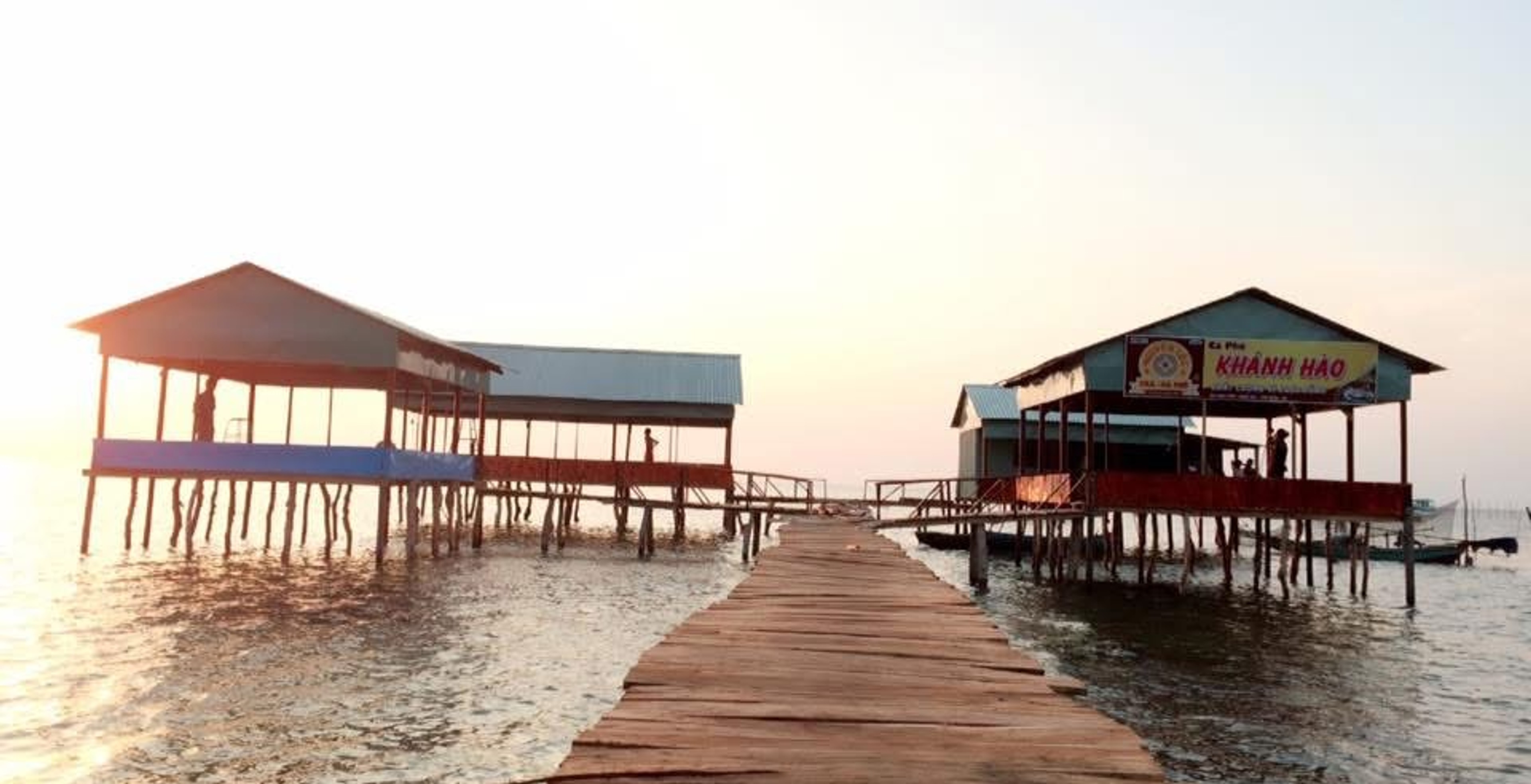 The floating restaurant under construction in 2016