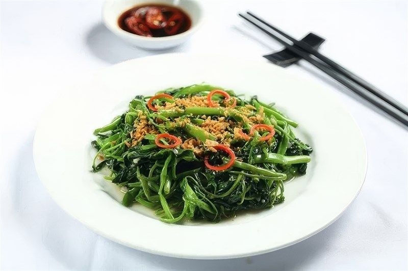 Rau Muống Xào Tỏi tại Nhà Bè Khánh Hào