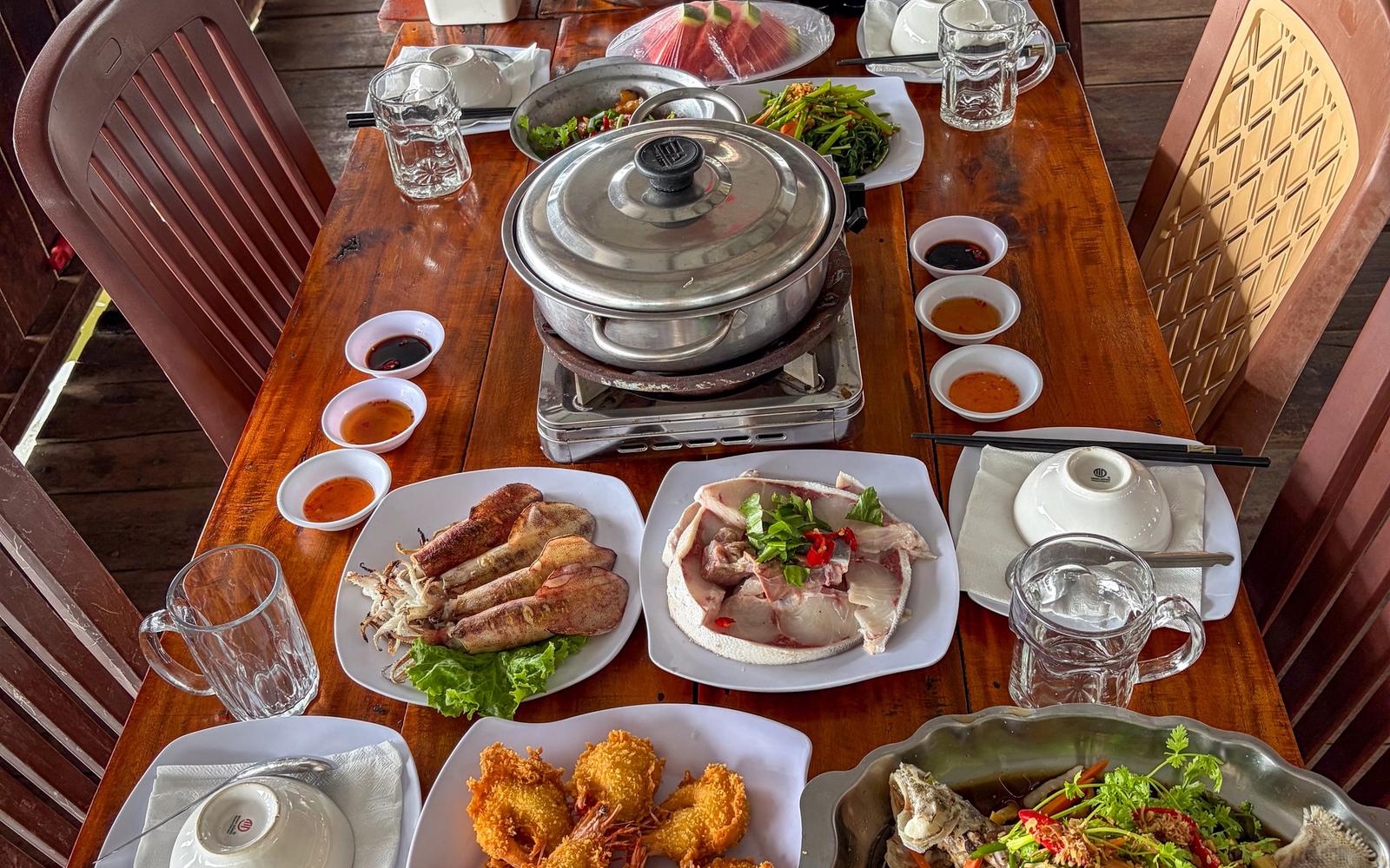 Menu À la carte và giá hải sản Rạch Vẹm