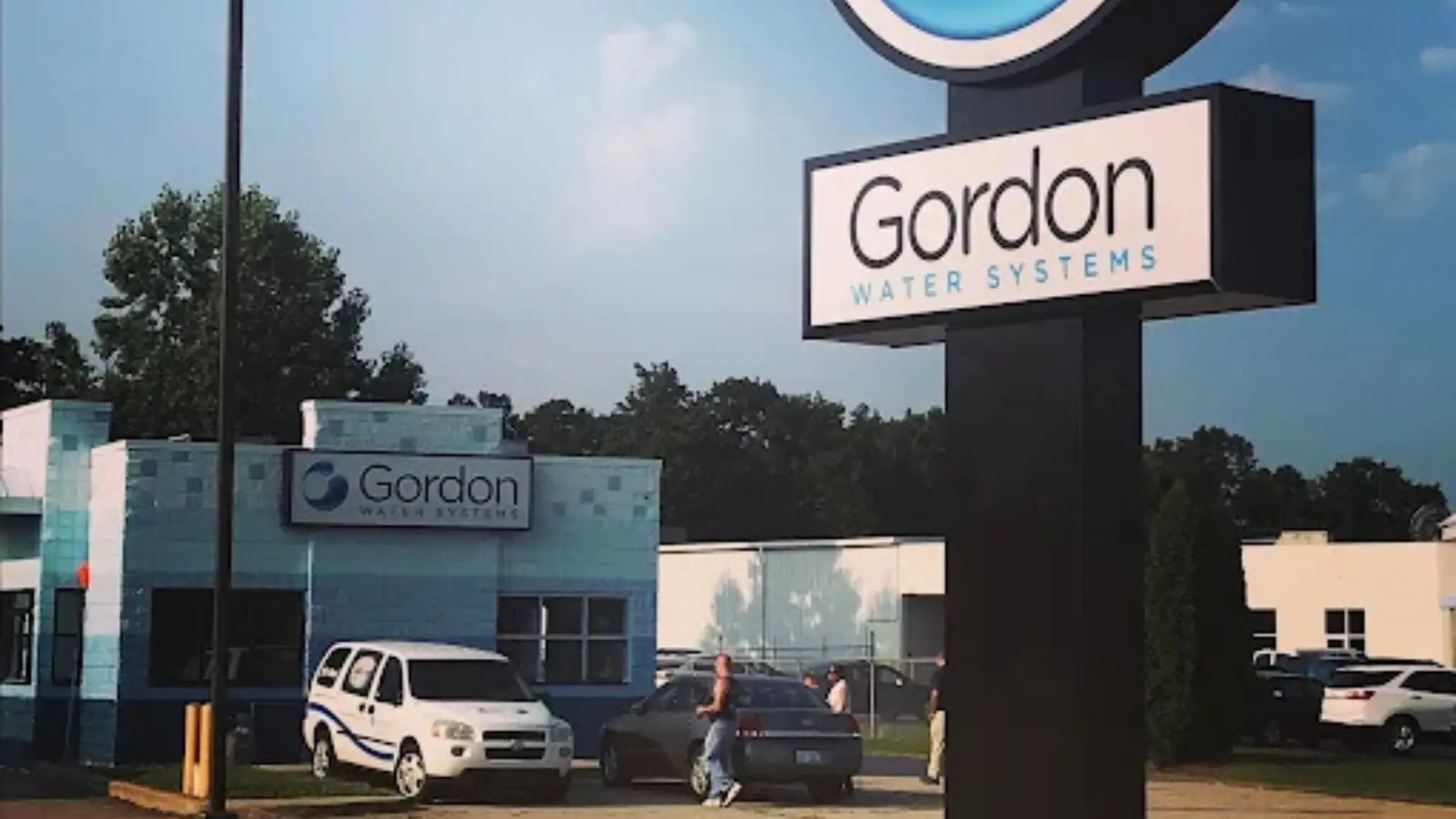 4680 14 Mile, Rockford