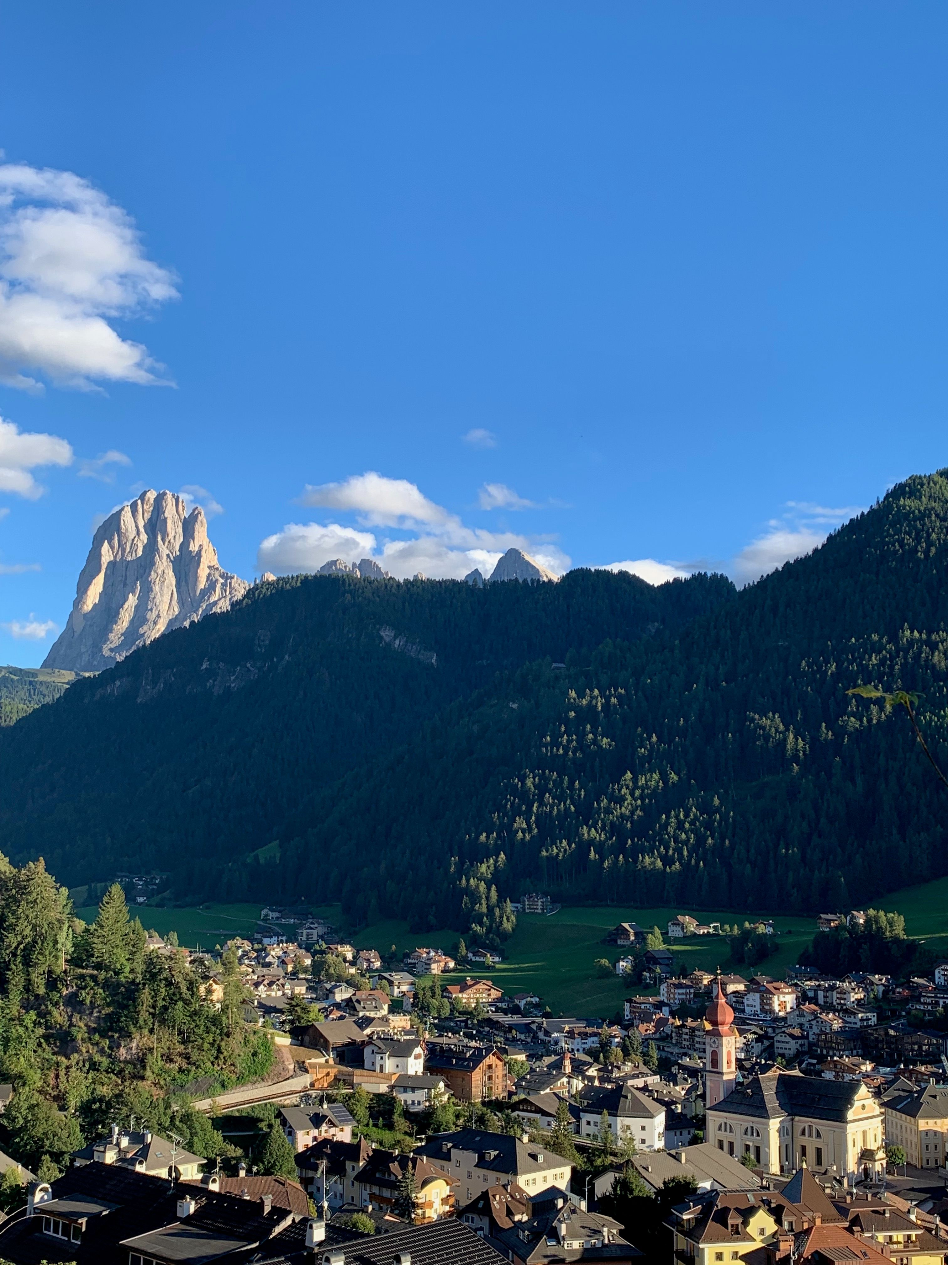 Una entrada al gran paisaje de Dolomitas