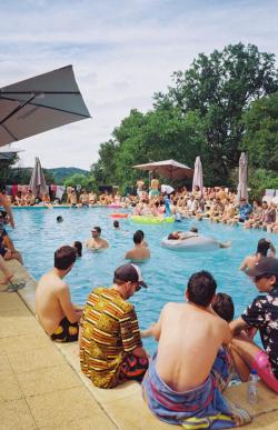 Missing alternative text