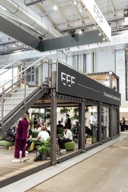 Missing alternative text