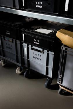 Missing alternative text