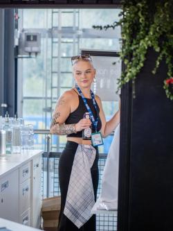 Missing alternative text