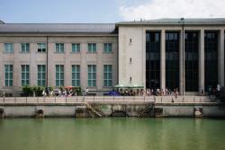 Missing alternative text