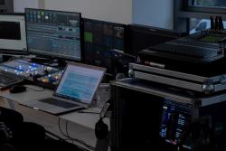 Missing alternative text