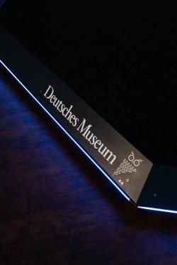 Missing alternative text