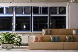 Missing alternative text