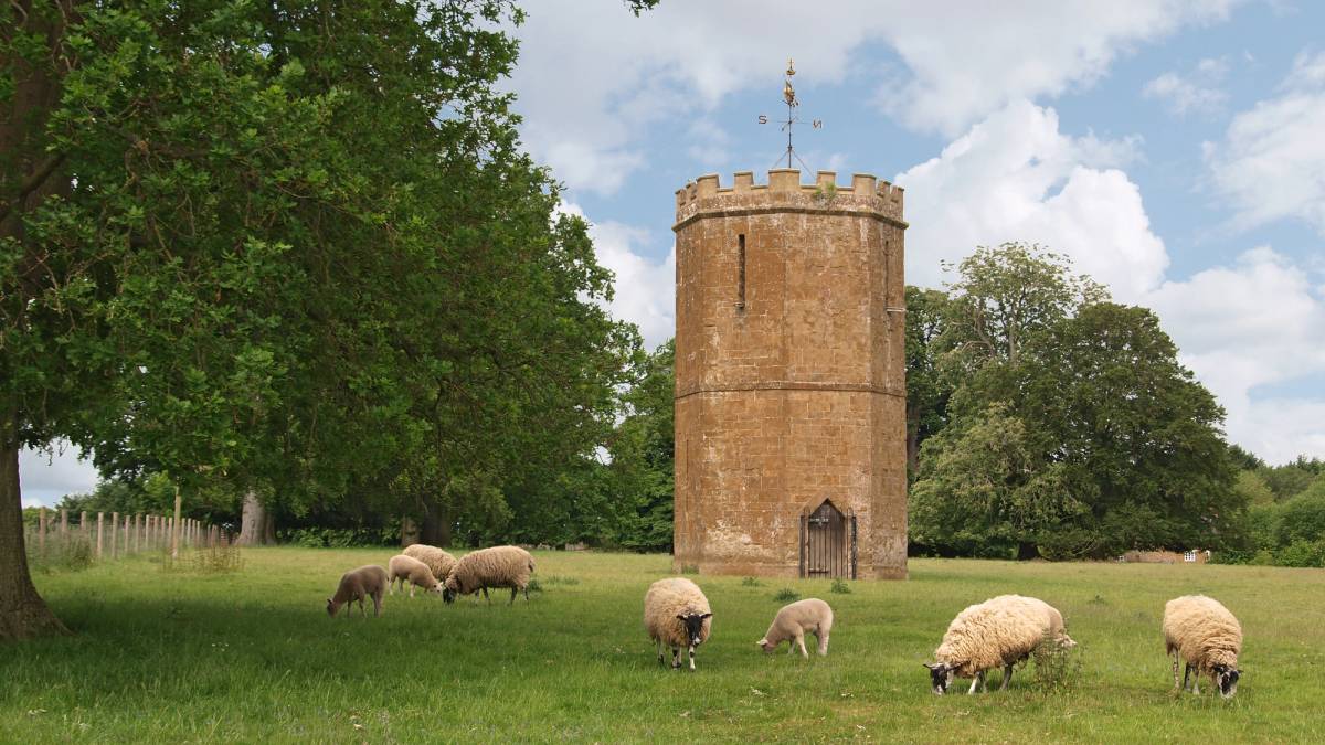 Wroxton Abbey Dovecot, Wroxton