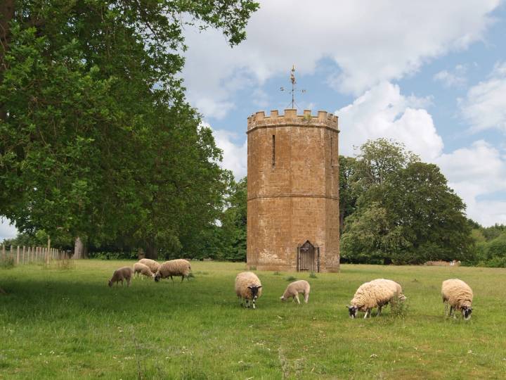 Wroxton Abbey Dovecot, Wroxton